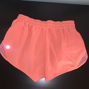 Lululemon Hotty Hot Low-Rise Lined Short 2.5”